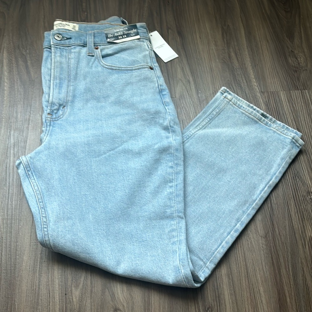 Abercrombie & Fitch Ultra High Rise Ankle Straight Jean